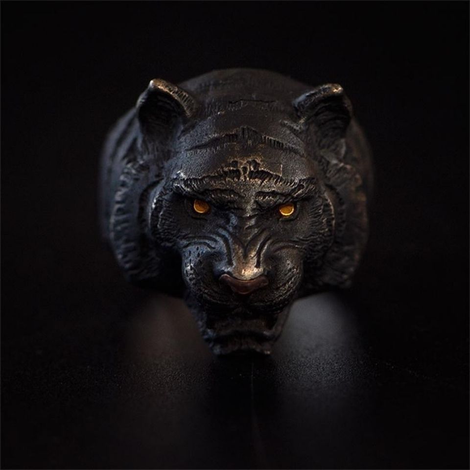 Domineering Fashion Black Tiger Ring