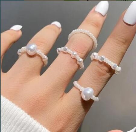 Women's Snake And White Pearl Rice Bead Ring