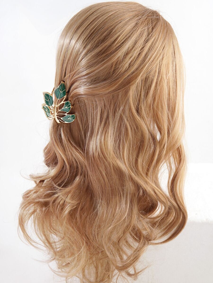 Leaf Design Hair Claw