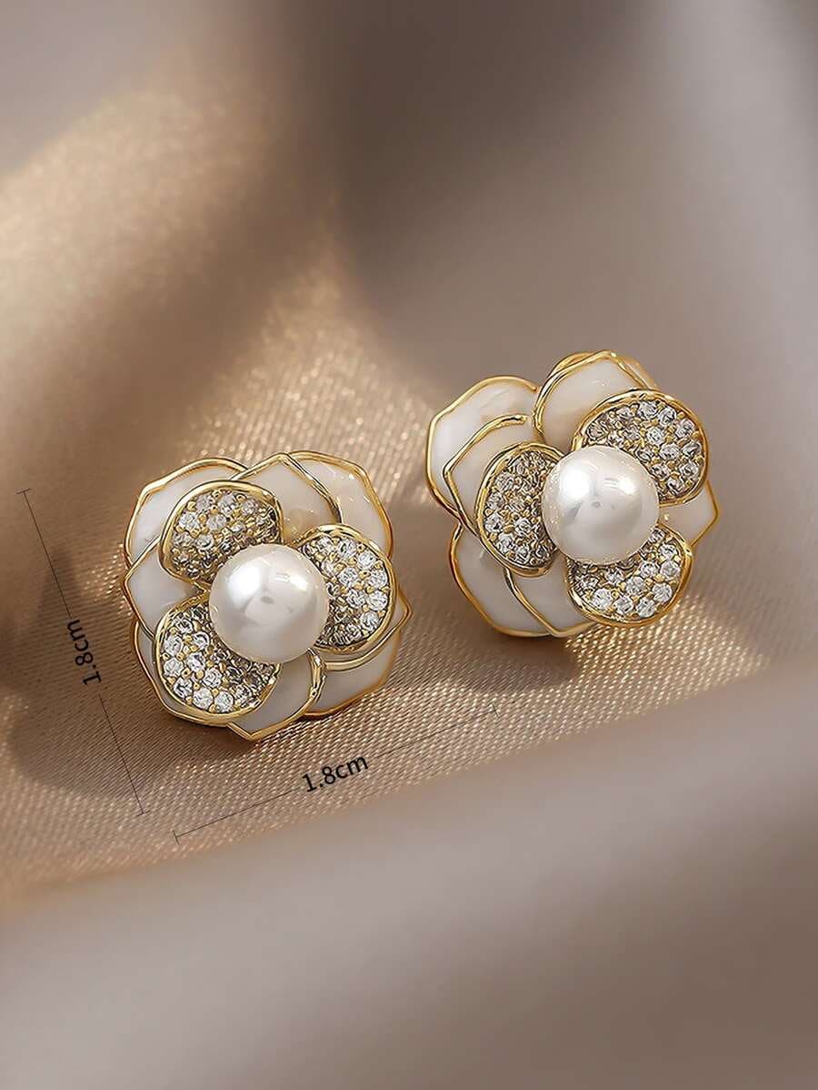 Faux Pearl Flower Stud Earrings