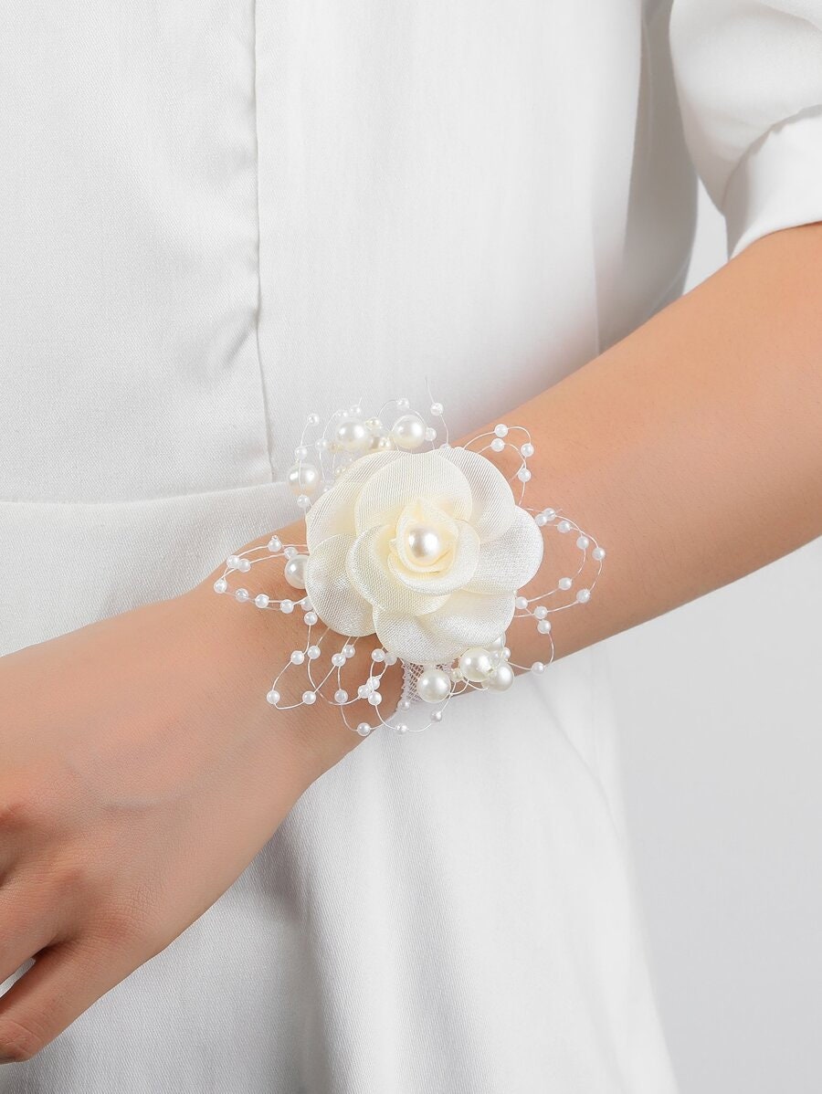 Faux Pearl & Flower Decor Wrist Corsage