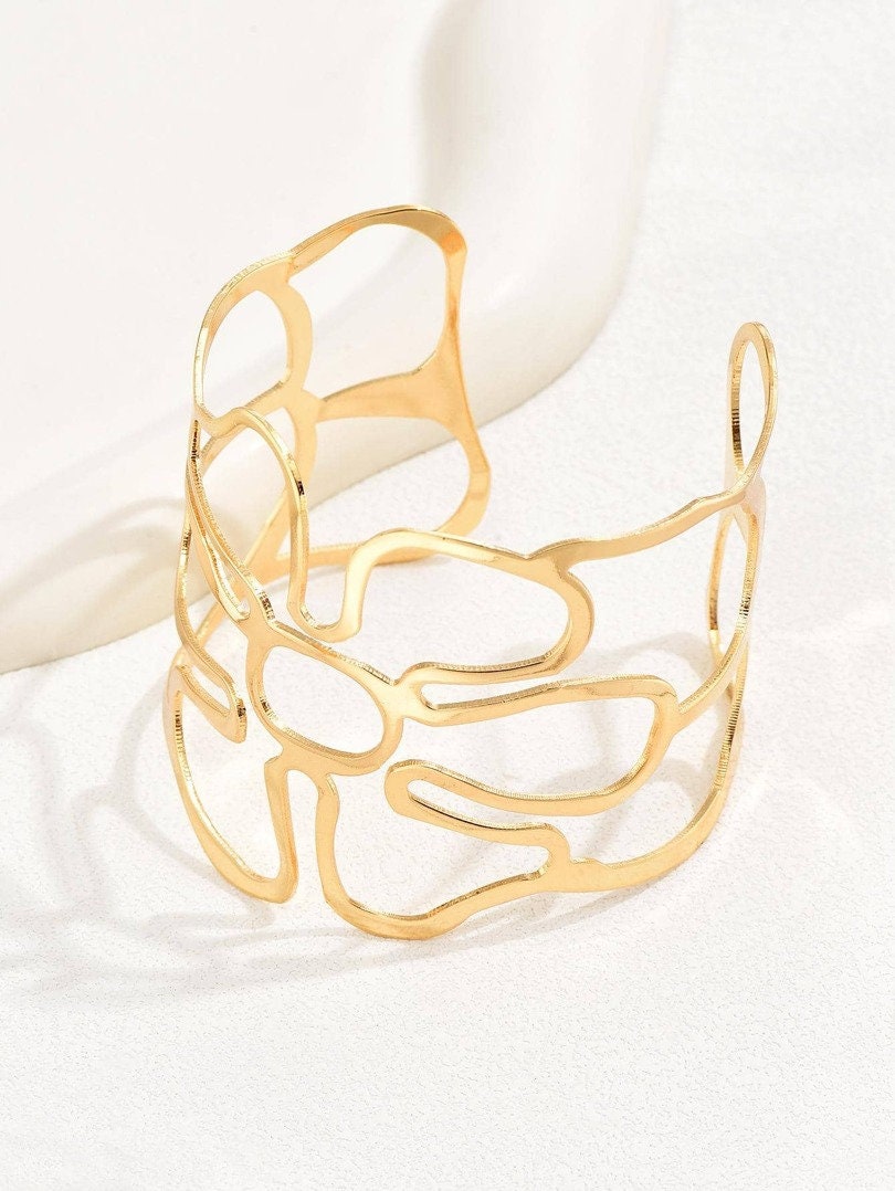 Flower Hollow Out Cuff Bangle