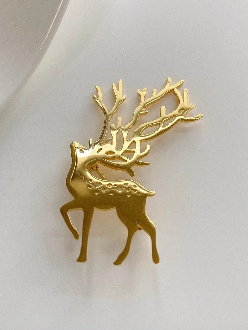 Elk Design Brooch