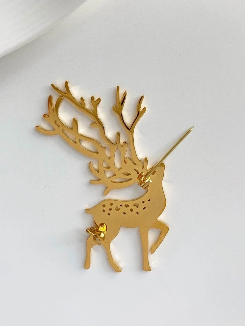 Elk Design Brooch