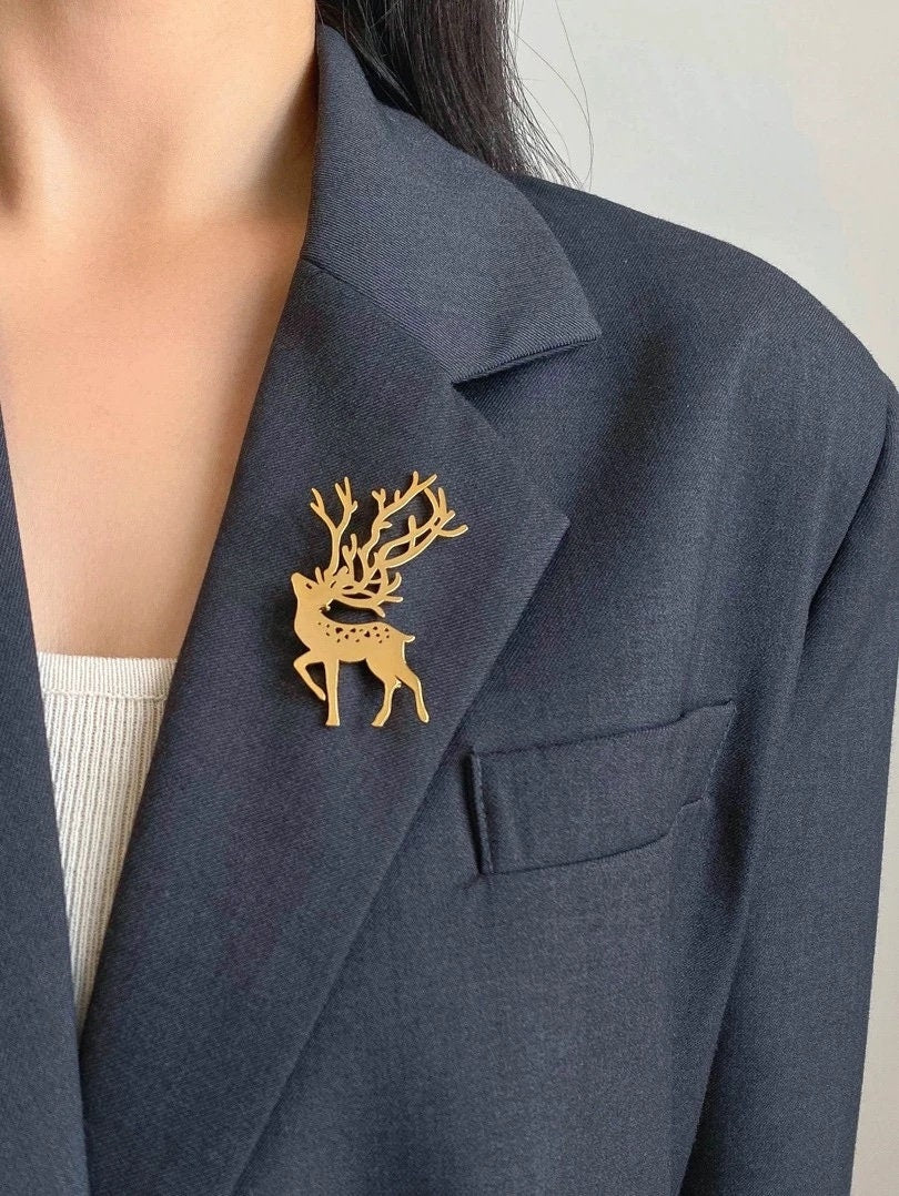 Elk Design Brooch